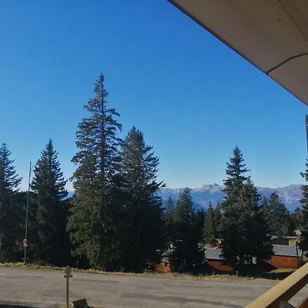 Apartment Le Flocon-studio Cabine-balcon 4-6 Pers A 100m Des Pistes *