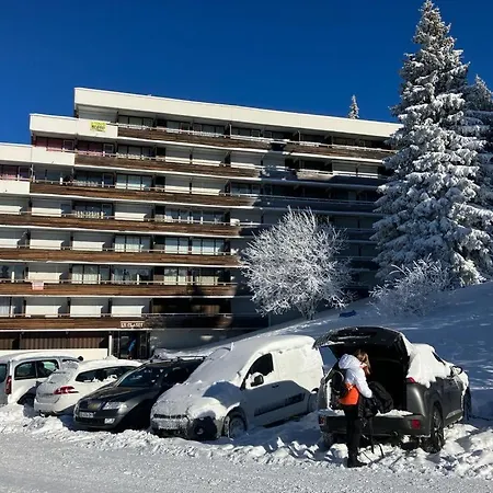 Apartment Le Flocon-studio Cabine-balcon 4-6 Pers A 100m Des Pistes Chamrousse
